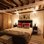 Opera Center Charming Air-conditioned Loft 아파트 *
