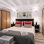 شقة Opera Center Charming Air-conditioned Loft *