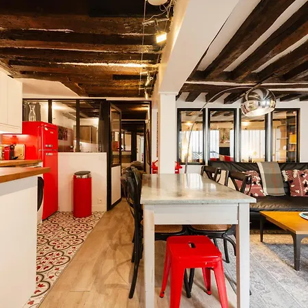Opera Center Charming Air-conditioned Loft Apartment