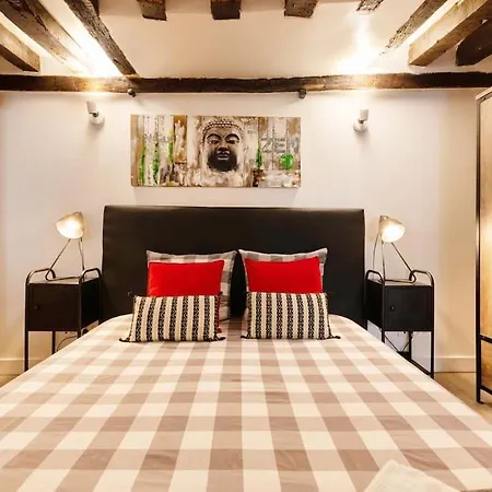 Opera Center Charming Air-conditioned Loft Apartment *