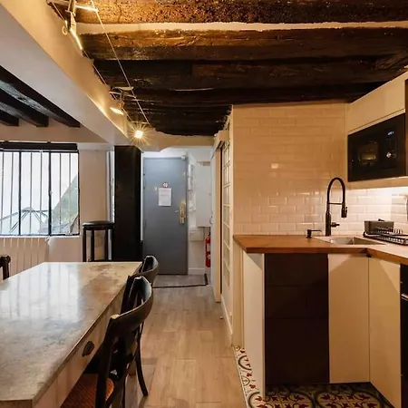 Opera Center Charming Air-conditioned Loft *