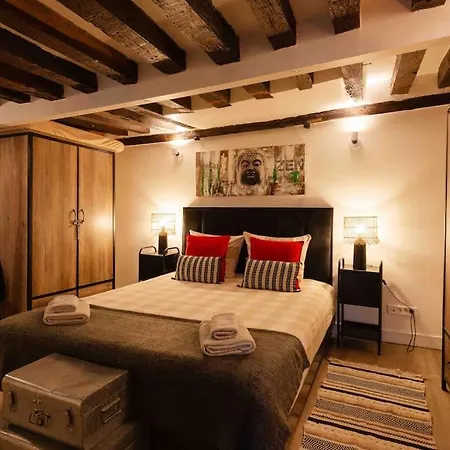 Opera Center Charming Air-conditioned Loft Apartment *