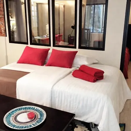 Opera Center Charming Air-conditioned Loft شقة *